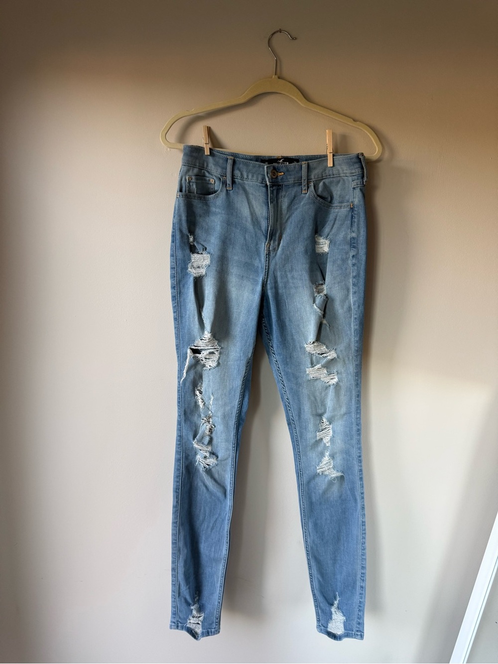 Hollister Light Wash Ripped Skinny Jeans 29 x 32